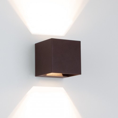 Reach up- en downlighter wandlamp voor binnen en buiten met modern design van aluminium in zwarte kleur